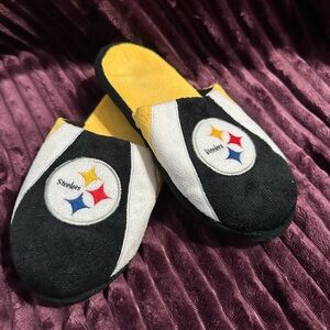 Pittsburgh Steelers Black and Yellow Slippers Size Men’s S 7-8